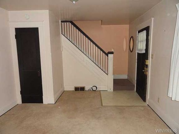 4th image of 2645 Niagara Ave