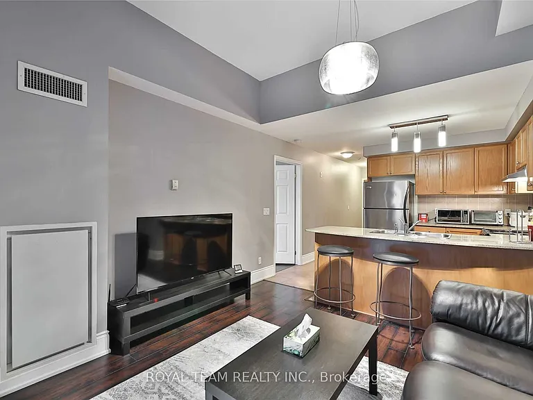 2 Maison Parc Ct #808 — Photo 9