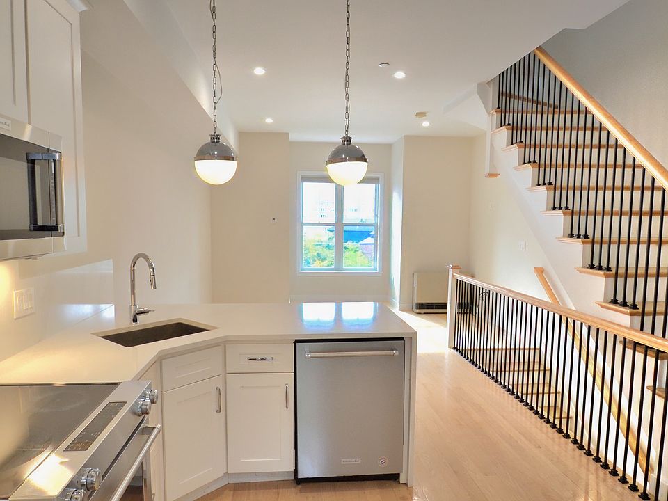 1st image of 174 Fisher Ave #B