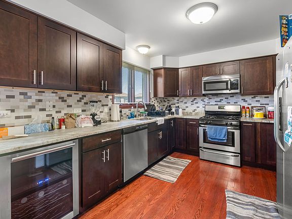 4th image of 21154 Whitney Dr