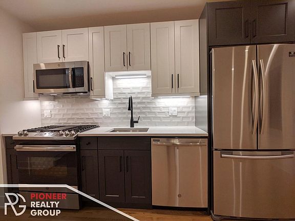 2nd image of 1614 W Belle Plaine Ave #1614B1