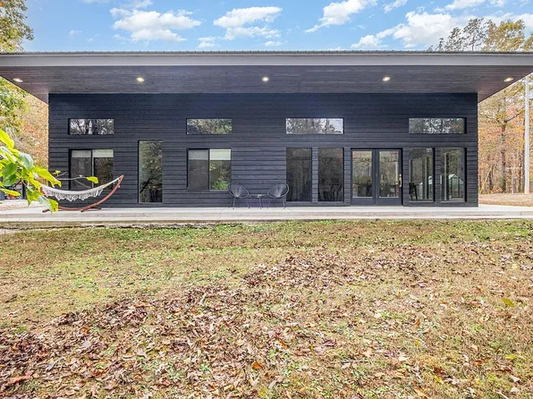 180 Meadowbrook Dr, Hampshire, TN 38461