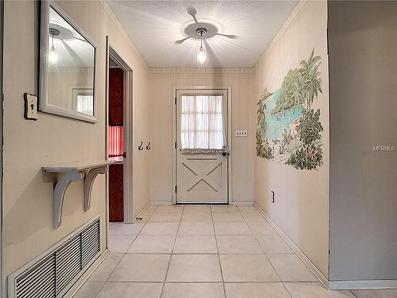 5th image of 630 Selkirk Dr