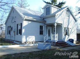 1 Clover Ln, Saint Charles, MO 63301