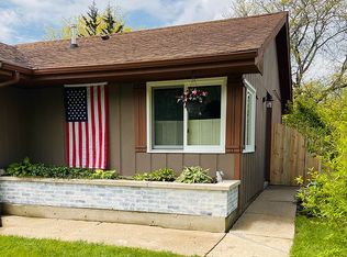 1263 Wicker St, Woodstock, IL 60098