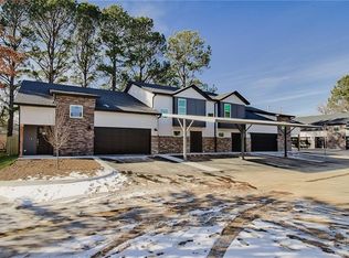 877 N Rupple Rd, Fayetteville, AR 72704