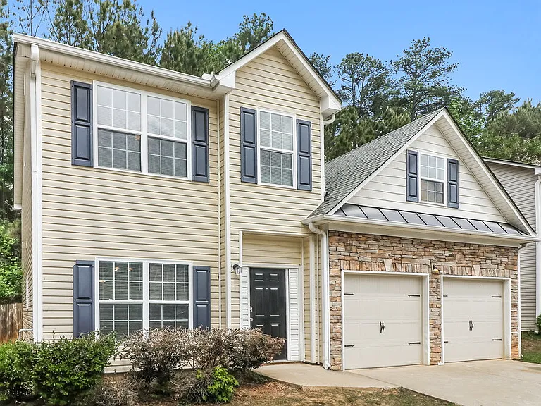 82 Brookvalley Ct W — Photo 4
