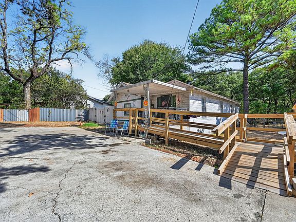 3rd image of 2216 Suewood Ln