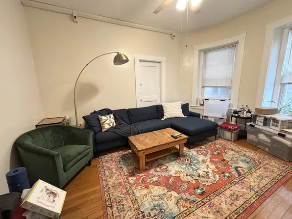 1475 Beacon St #3, Brookline, MA 02446