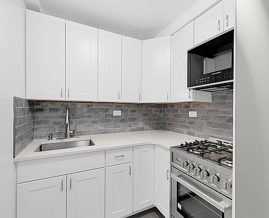 5th image of 430 W 34th St APT 14A