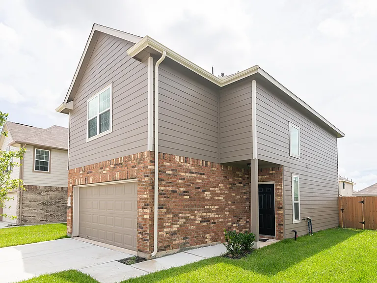 24331 Amaldi Ct — Photo 3