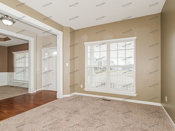 5th image of 1122 The Crossings Dr