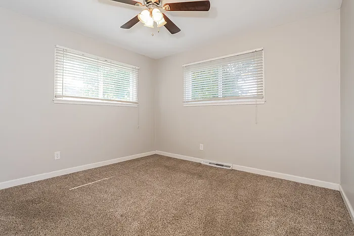 156 Sheridan Ave — Photo 9