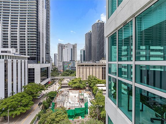4th image of 951 Brickell Ave APT 1011
