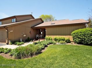 838 Shakespeare Dr, Grayslake, IL 60030