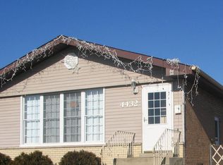 4432 Lisa Ln, Oak Forest, IL