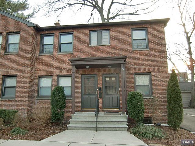 1st image of 478 Broad Ave APT 5