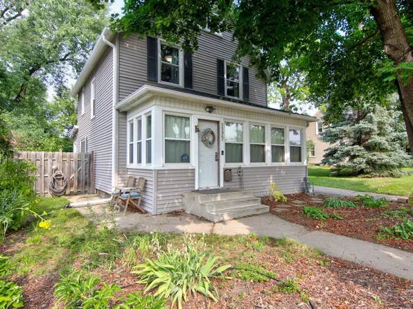1177 Dale St N, Saint Paul, MN 55117