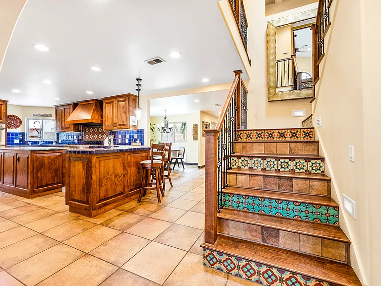 1720 Crestview Ave — Photo 32