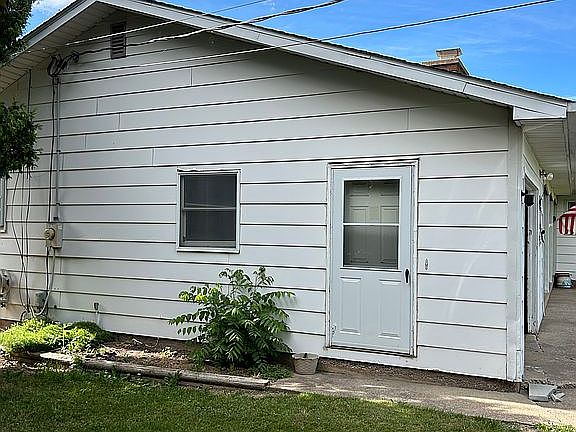 3rd image of 4476 Grayce Ave