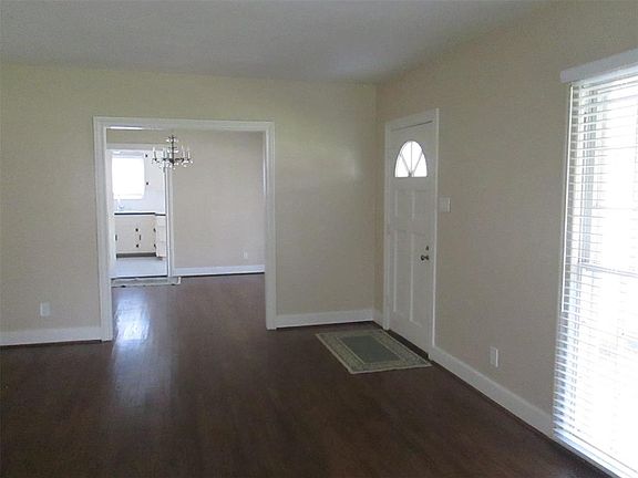 2nd image of 909 Pinemont Dr