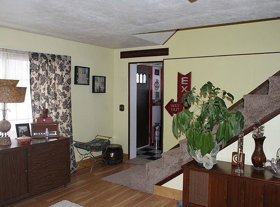 2nd image of 801 Fuller Ave