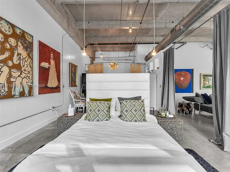 1749 NE Miami Ct #213 — Photo 7
