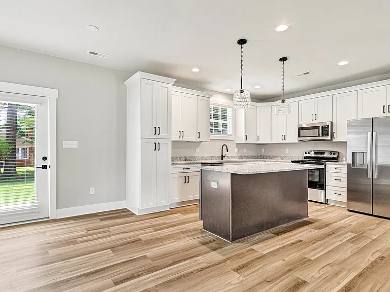 8269 Wonderland Ln — Photo 11