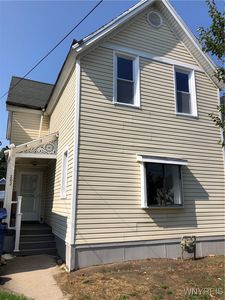 202 Thompson St, Buffalo, NY, 14207