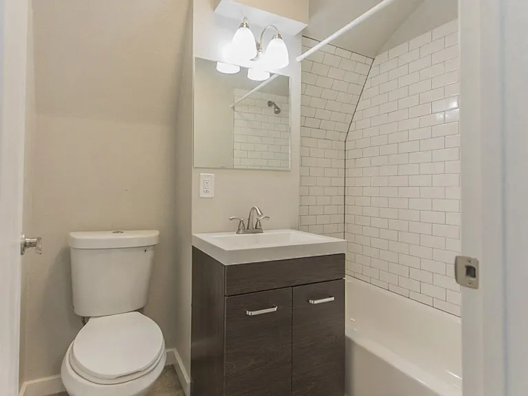 1839 Arapahoe Unit 3 Bathroom