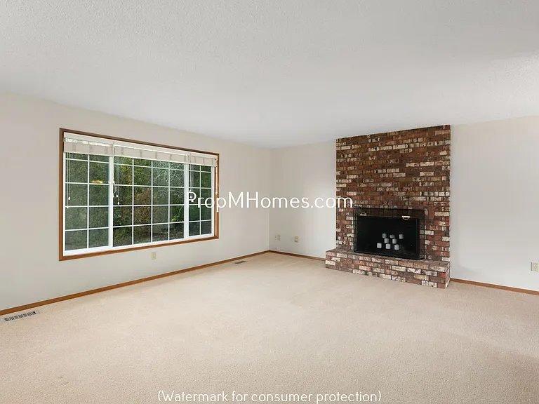 16524 SE Gordon St — Photo 3