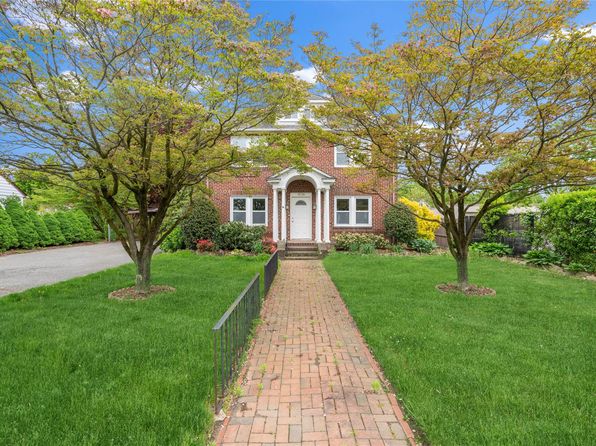 1030 Glen Cove Ave