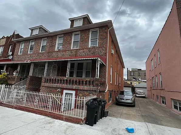 581 E 94th St, Brooklyn, NY 11236