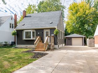 3047 Saint Patrick Ave, Niagara Falls, ON L2J 2M7