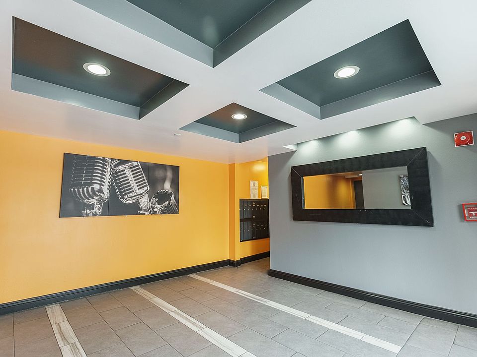 Building Photo 4