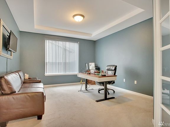 5th image of 1530 Daffodil Ave NE