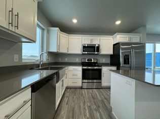 3916 Scorpio Dr SE, Mandan, ND 58554