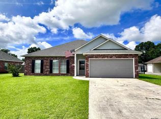 43446 Galvez Oaks Dr, Prairieville, LA 70769