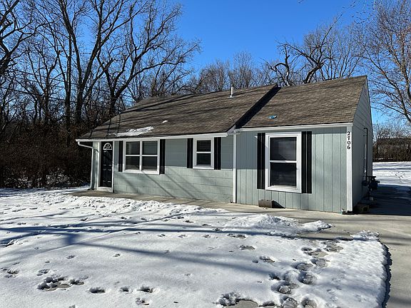 2nd image of 2706 S 31st St