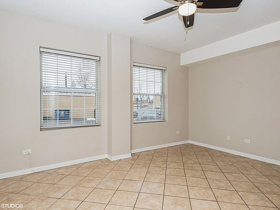 2nd image of 5978 N Lincoln Ave APT 1A