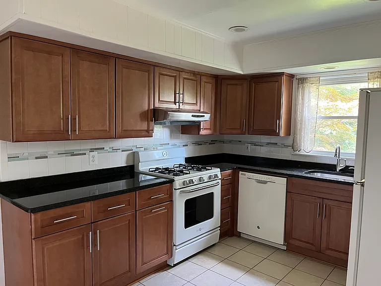 11801 Milbern Dr — Photo 8
