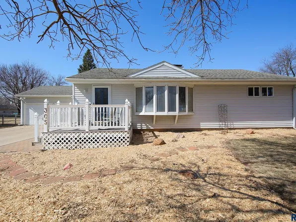 305 S 4th Ave, Brandon, SD 57005