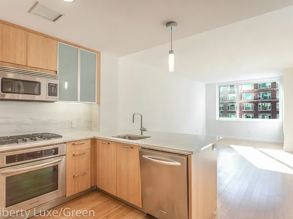 300 N End Ave APT 9J, New York, NY 10282