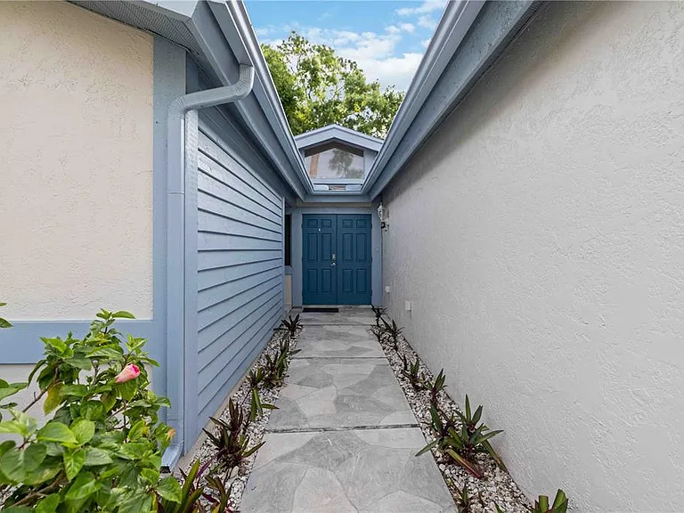 7795 Pine Trace Dr — Photo 4
