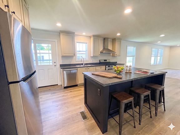 5th image of 73 Ashley Cir #30