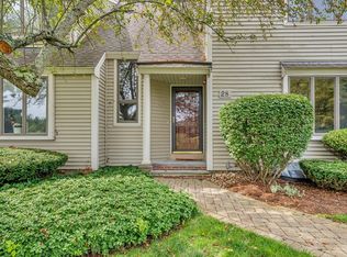28 Mid Iron Dr #28, North Reading, MA 01864