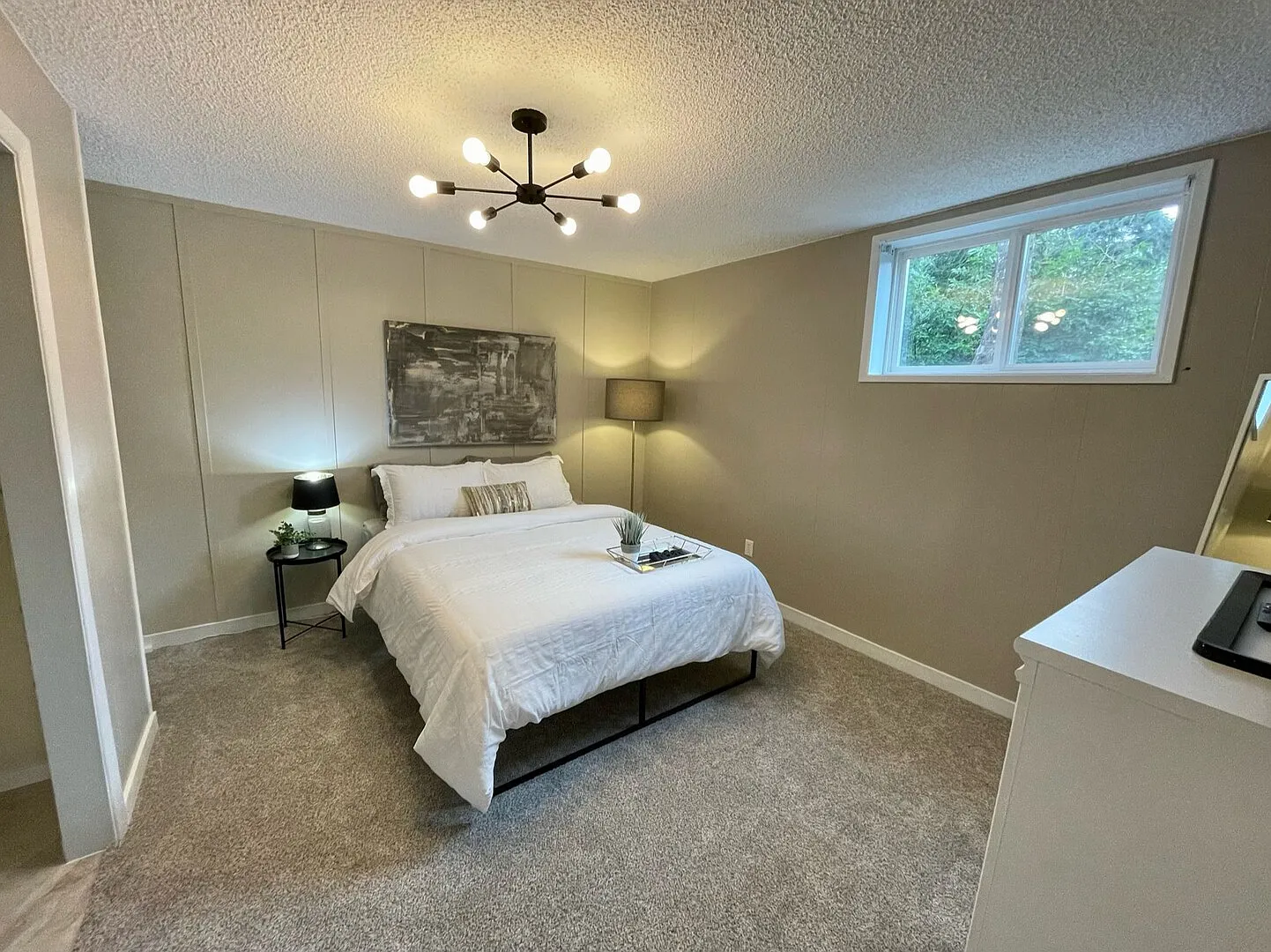 The Cozy Edge - 2br Home with warm fireplace! — Photo 1