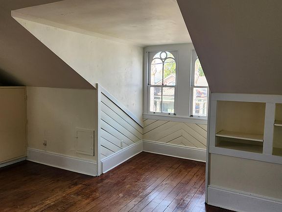 4th image of 525 Pelican Ave #1