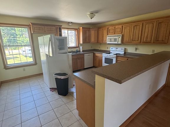 3rd image of 9B Philbrick Ln #1