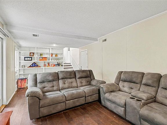 4th image of 5620 Perry Ave